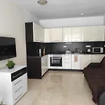 Апартамент Garden Of Eden Ground Floor With Pool And Sea View