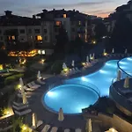 Апартамент Garden Of Eden Ground Floor With Pool And Sea View Свети Влас