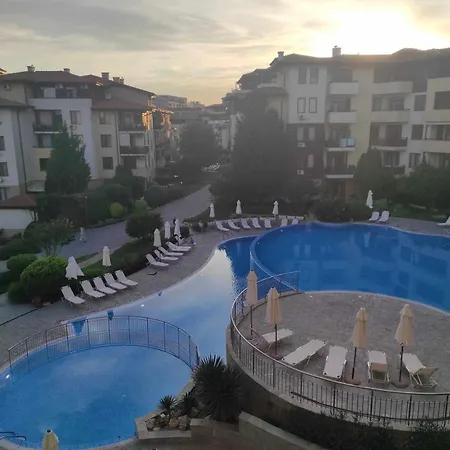 Апартамент Garden Of Eden Ground Floor With Pool And Sea View Свети Влас