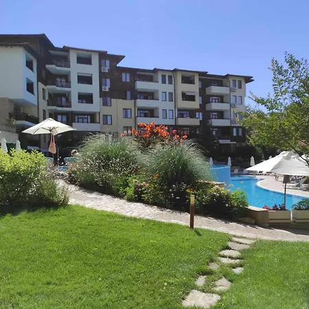 Апартамент Garden Of Eden Ground Floor With Pool And Sea View *